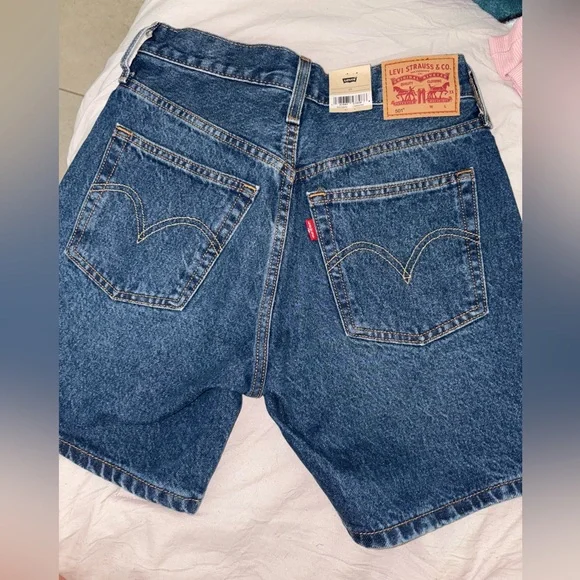 Levi's Blue Jean Shorts Classic Denim Style - Picture 2 of 3